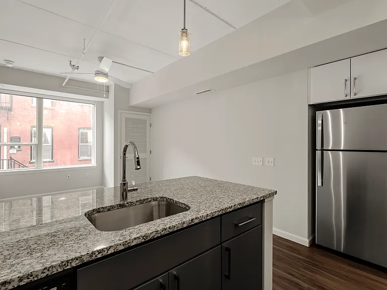 Gallery 118 — Photo 25