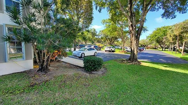 3800 Oaks Clubhouse Dr #112 — Photo 28