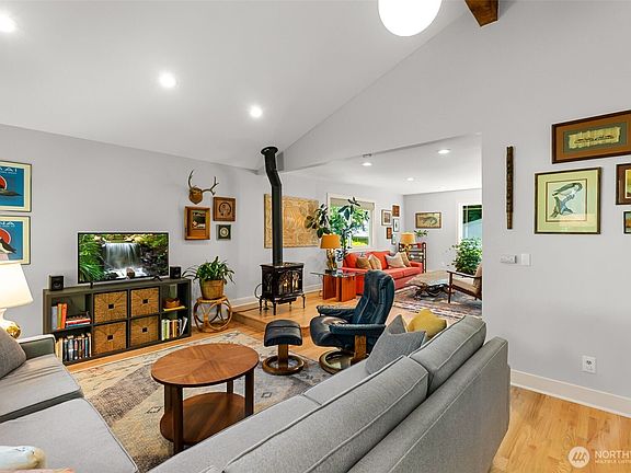 3rd image of 3127 78th Avenue SE