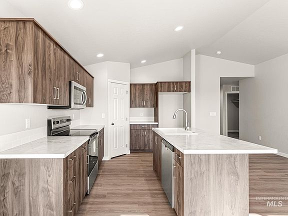7th image of this home