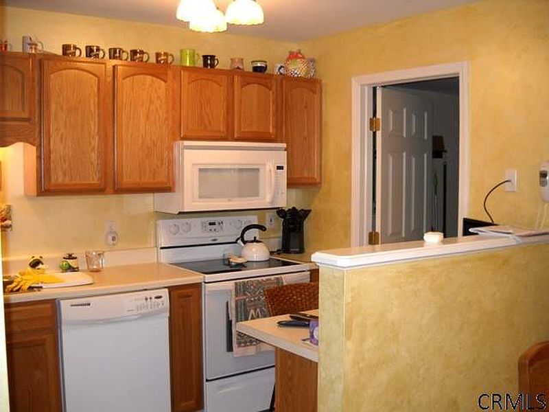 5th image of 102 MALLARDS POND Lane