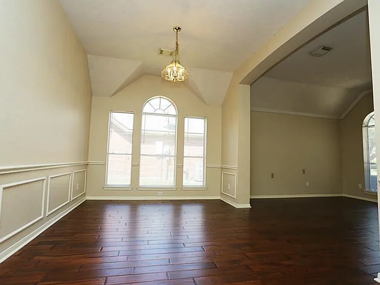 1718 Calmar Dr — Photo 4