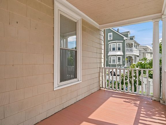 4th image of 17 Basset St