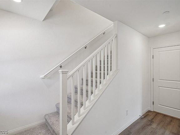 5th image of 5866 Kips Bay St
