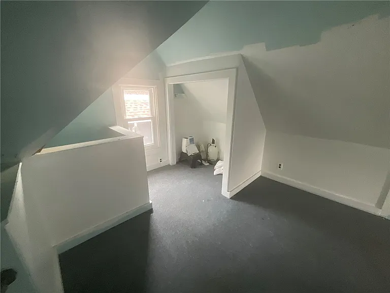 99 Belmont St — Photo 17
