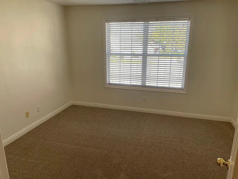 1860 E Jeremy Ct — Photo 10