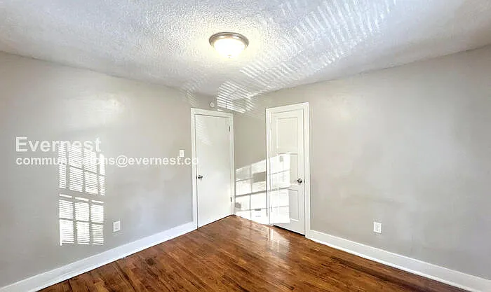 761 Whitney Ave — Photo 12