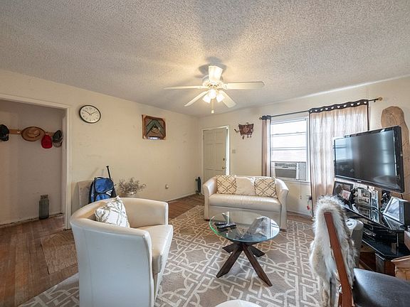 4th image of 208 W Parker Ave