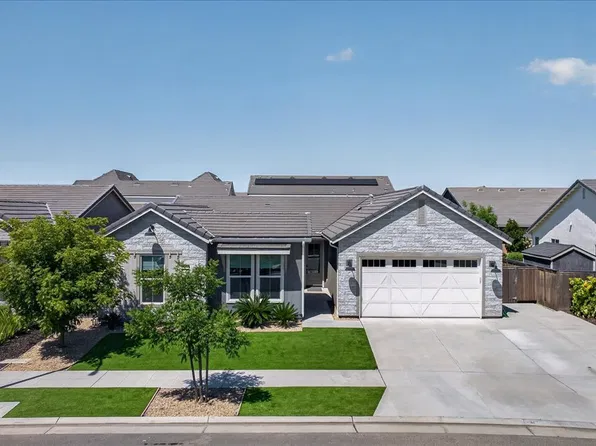 2086 N Phillip Ave, Clovis, CA 93619