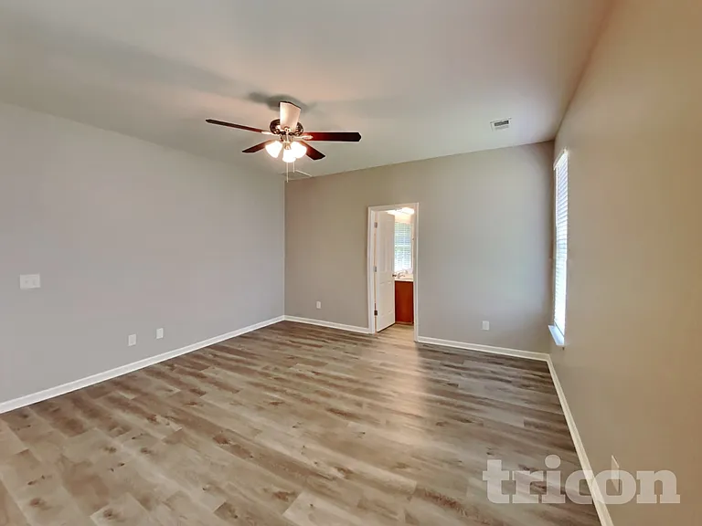 1582 Weatherend Dr — Photo 8