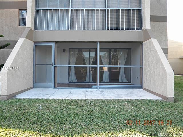 1st image of 240 Lakeview Dr APT 101