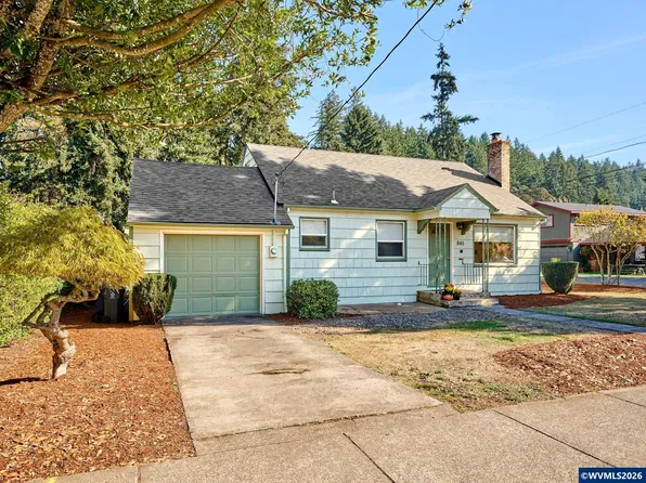 845 S Water St, Silverton, OR 97381