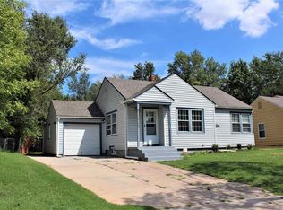 1044 N Pinecrest St, Wichita, KS 67208