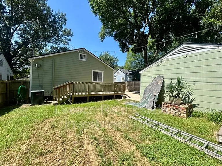 122 E Dalzell St — Photo 29