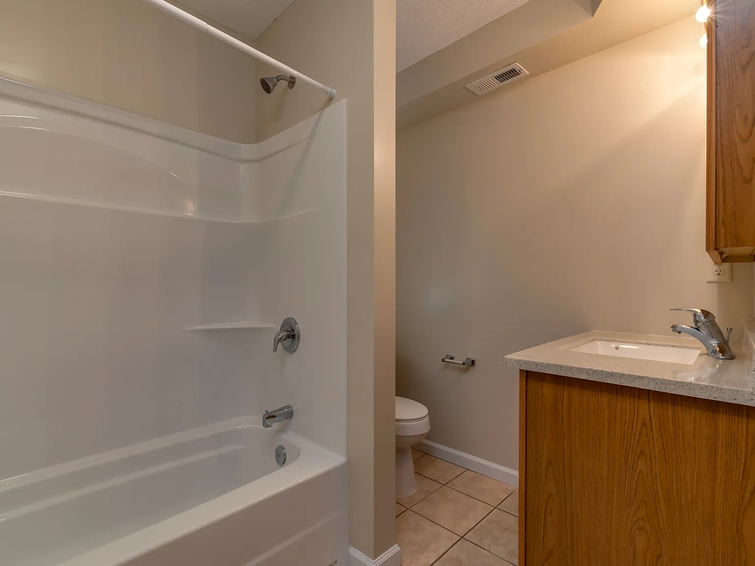2 bed, 700 sqft, $1,250 — Photo 2