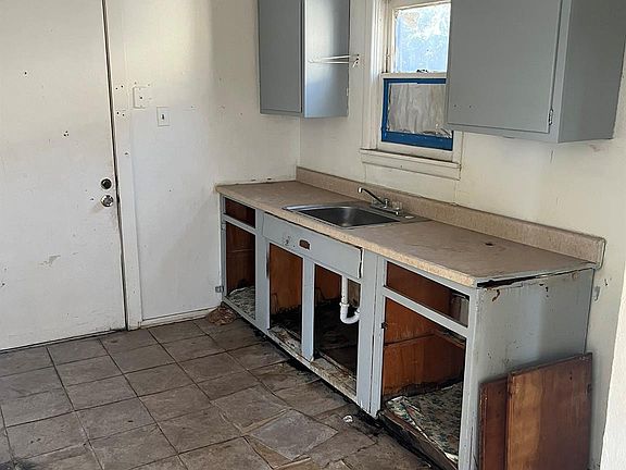 3rd image of 219 Dashiell St