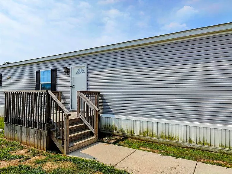 321 Dawn Ln — Photo 10