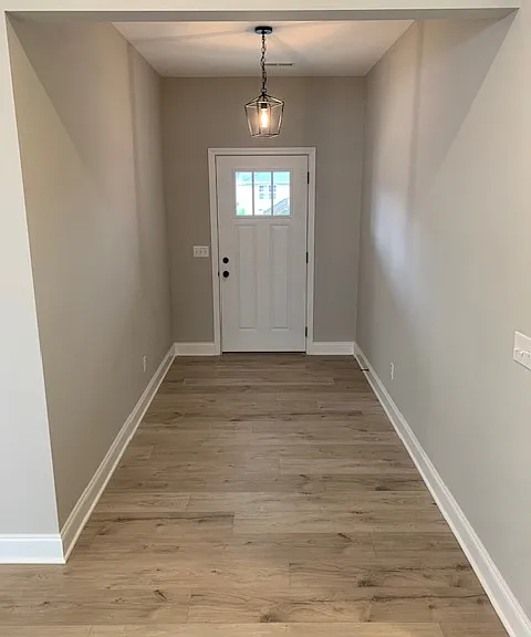 1784 Eagle Dr — Photo 2