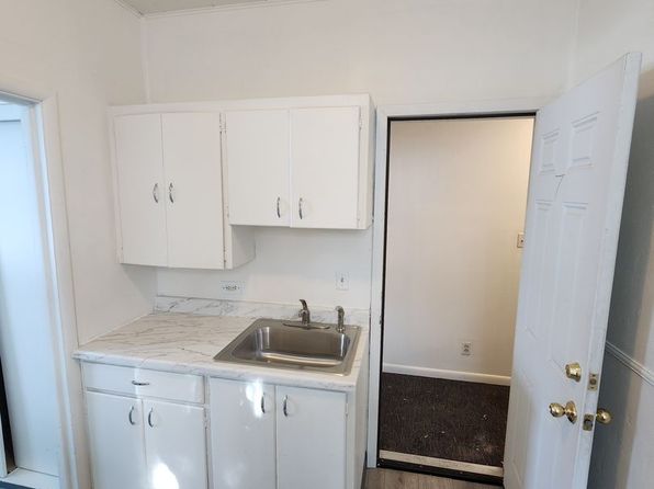 403 1st St W