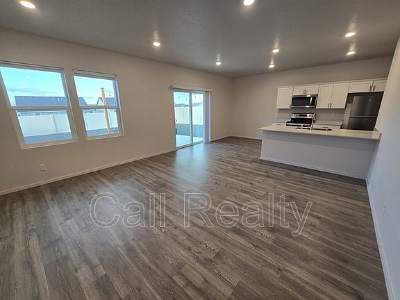 2nd image of 10526 W Duckhook Rd