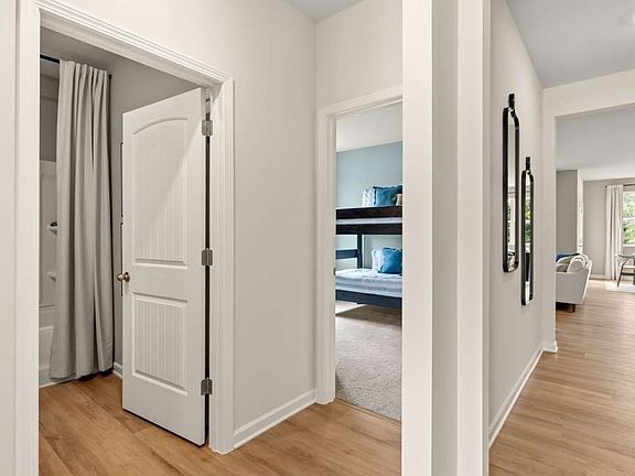 3rd image of 35 Coggins Pl NE