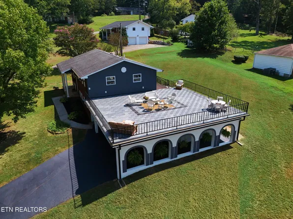 8216 Pickens Gap Rd, Knoxville, TN 37920