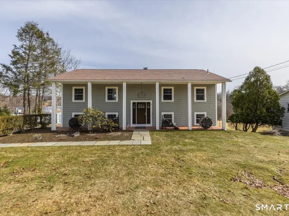 15 Driftway Point Road, Danbury, CT 06811