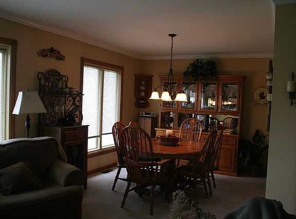 4th image of 851 Prague Ave