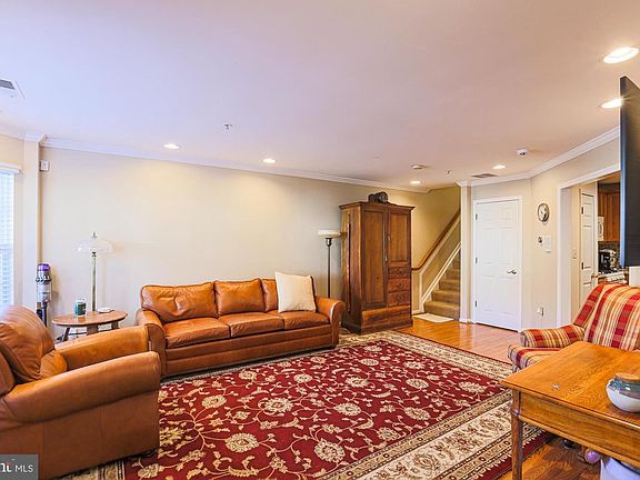 5th image of 71 Royalty Cir #71