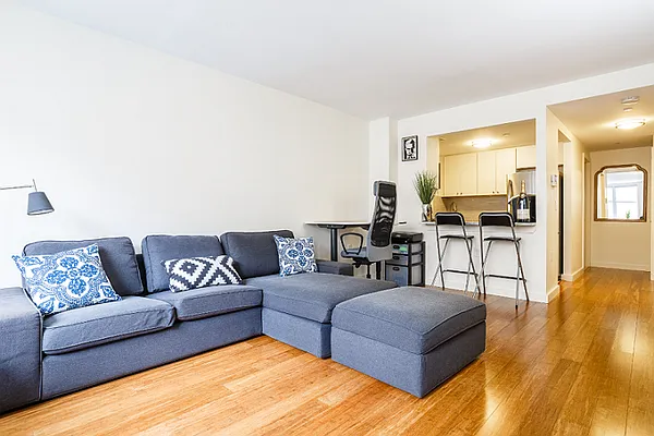 Rented by Urban Living | media 17