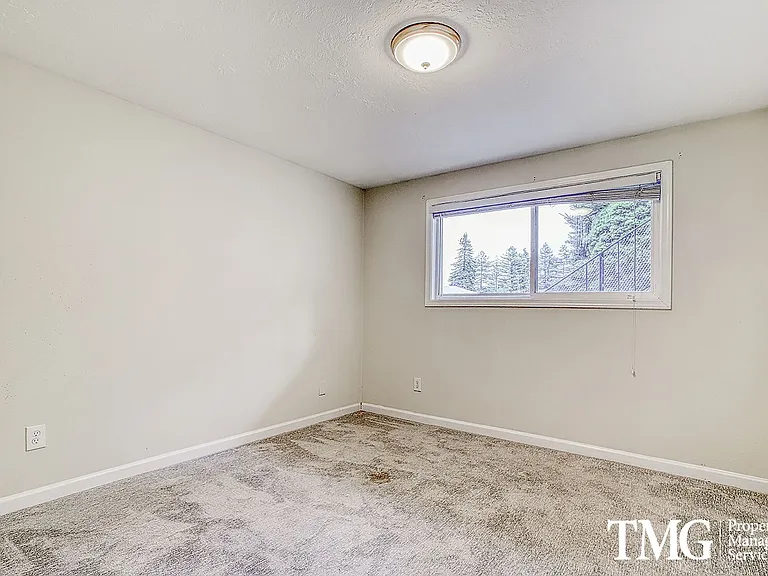 Jackson Court Apartments — Photo 46