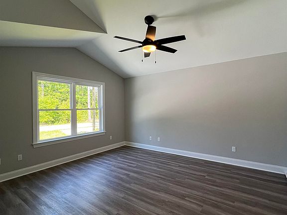 3rd image of 103 Lance Ln