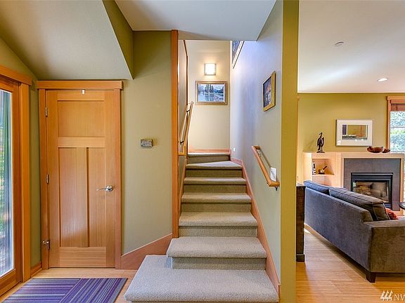 4th image of 896 Vineyard Ln