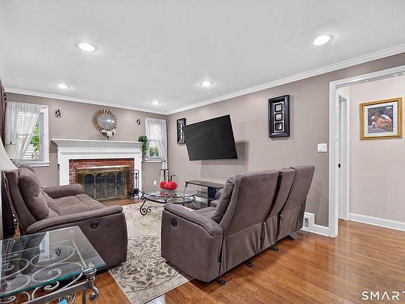 5th image of 27 Wilson Avenue