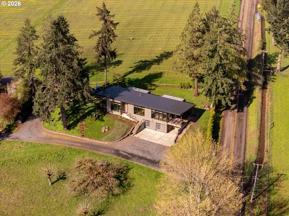 8331 NE Worden Hill Rd, Dundee, OR 97115