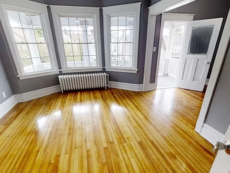 812 Myrtle Ave — Photo 2