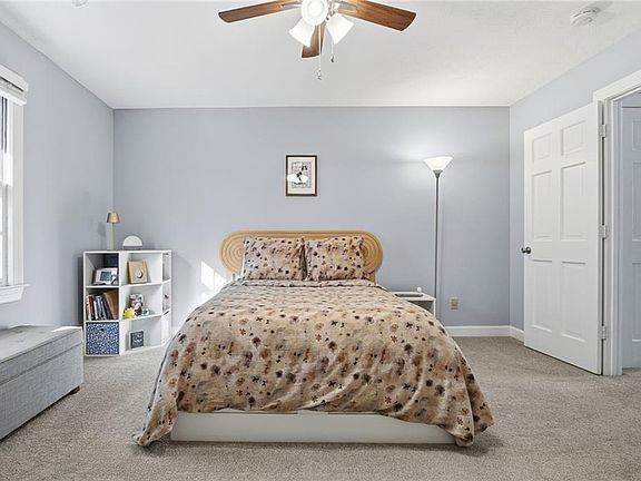 4th image of 4170 Applegate Way