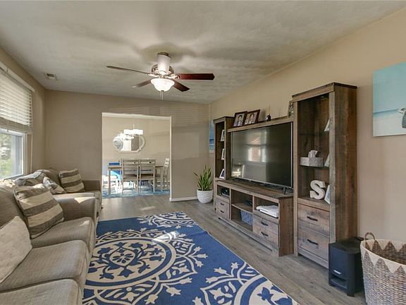 5th image of 3956 Silina Dr