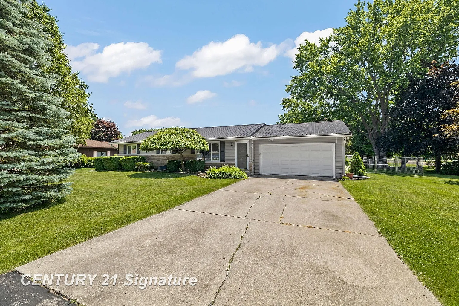 7245 Burmeister Dr photo 1