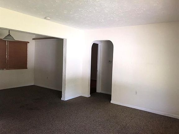 3rd image of 708 Parkway Dr