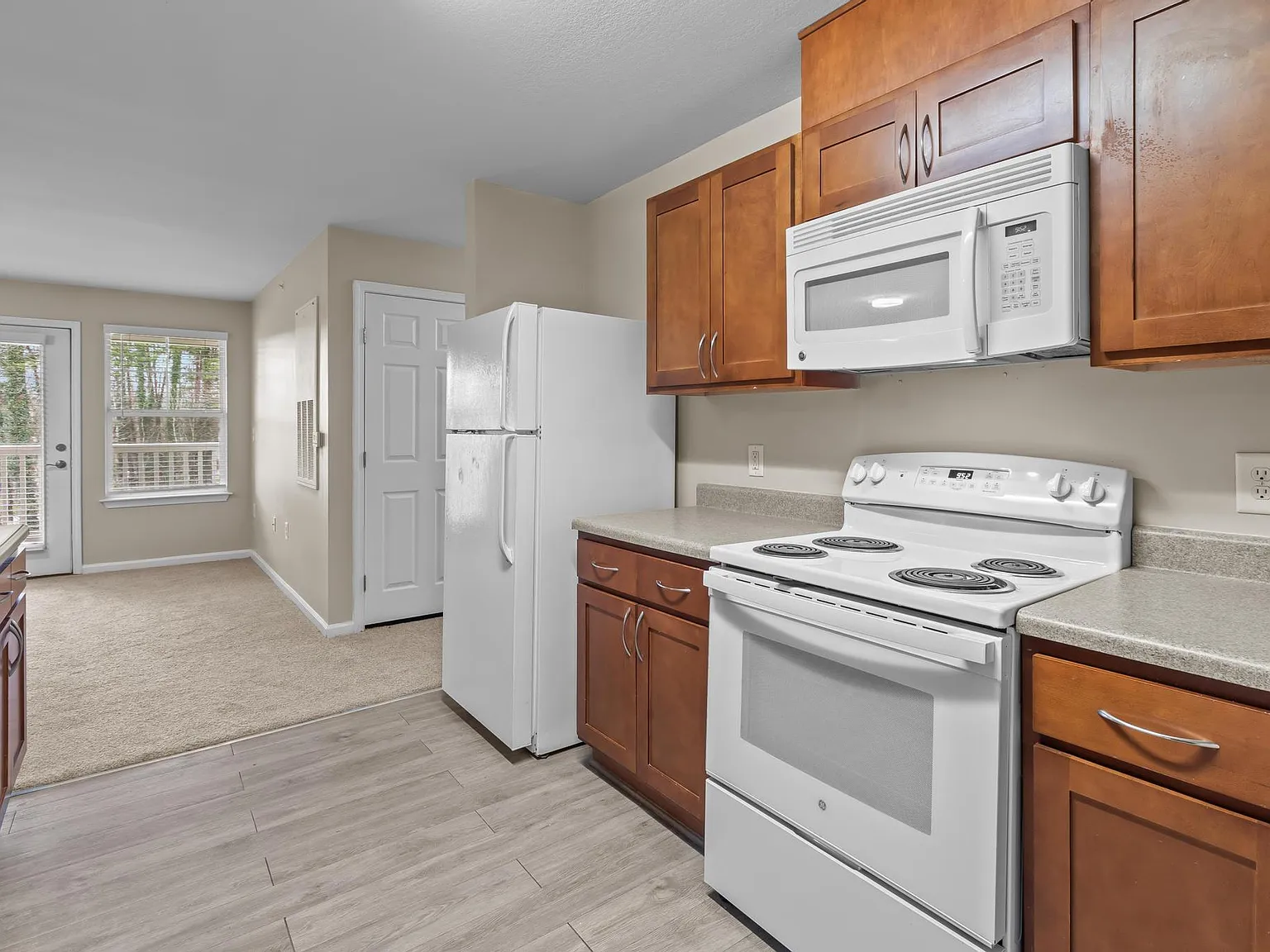 Sterling Trace Apartments — Photo 4