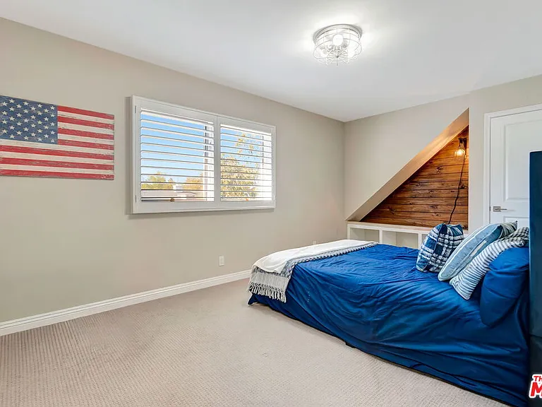 4952 Placidia Ave — Photo 23