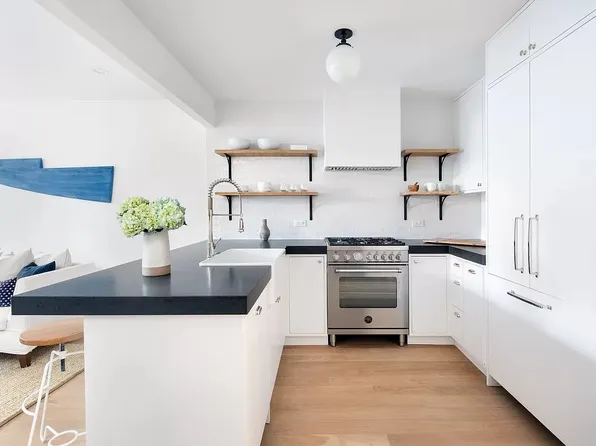 394 Vanderbilt Avenue 1N image 2 of 10