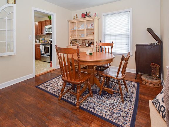 260 E Emmett St-105