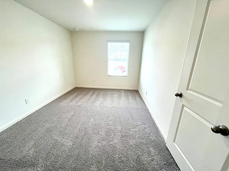 303 Hyde Park — Photo 20