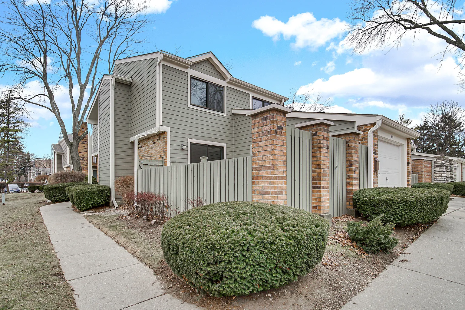 101 W Brighton Pl photo 1