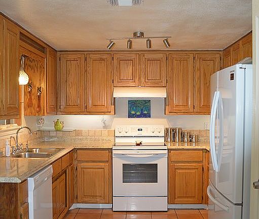 4th image of 6209 Westover Dr
