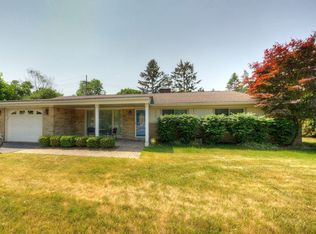 40539 W Ten Mile Rd, Novi, MI 48375