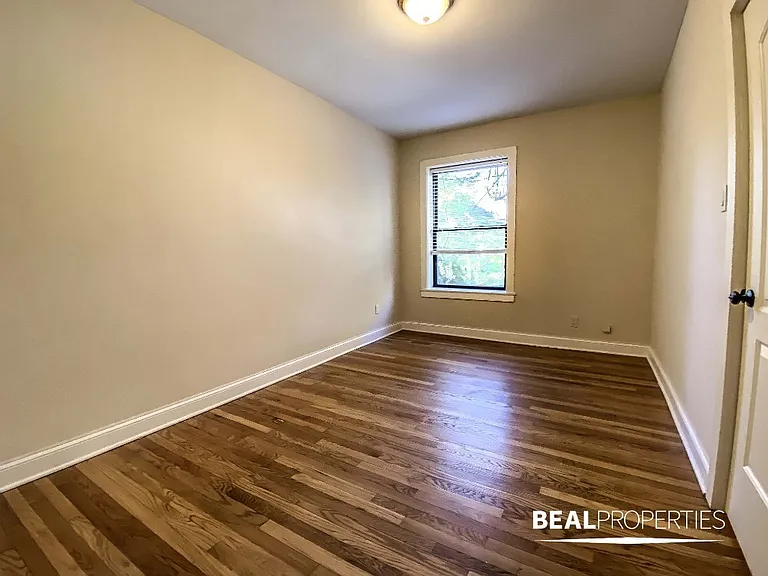 4036.5 N Ashland Ave #S1 — Photo 10