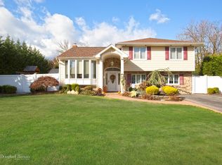 3 Cecil Ct, Melville, NY 11747